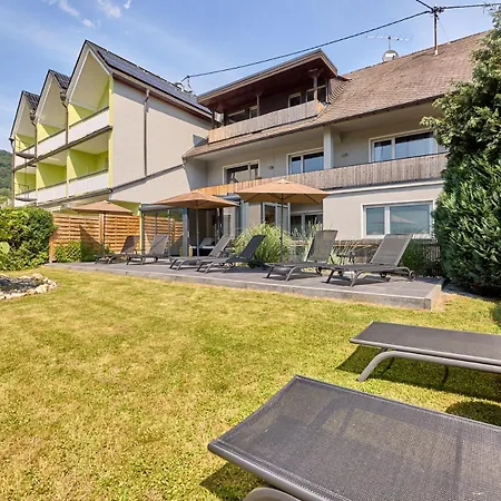 Moselhotel Weinhaus Simon 'Sauna'Restaurant'Eladesaeule Wintrich Exterior photo
