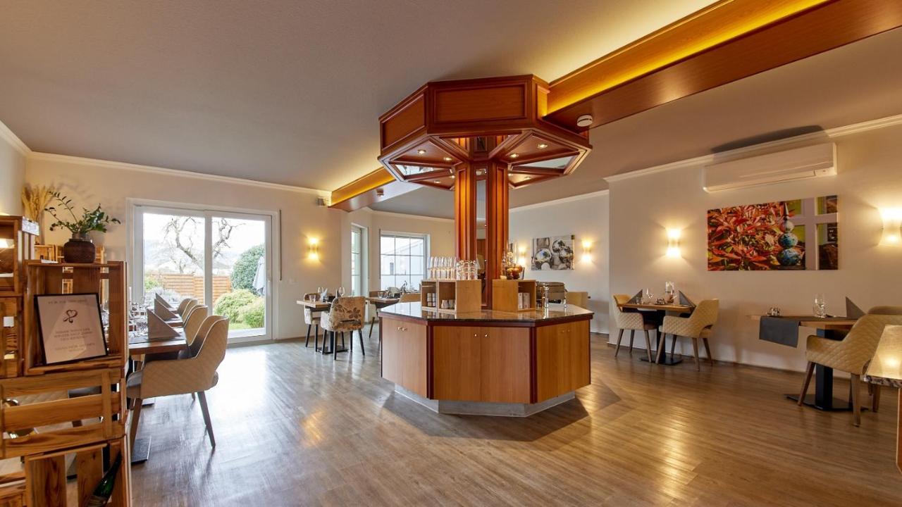 Hotel Moselhotel Weinhaus Simon 'sauna'restaurant'eladesaeule Wintrich